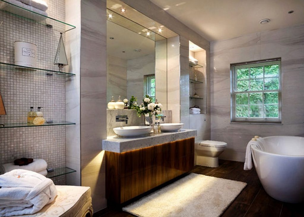 Đặt gương ở phòng tắm của căn nhà không chỉ đem đến cho bạn rất nhiều sự tiện lợi 