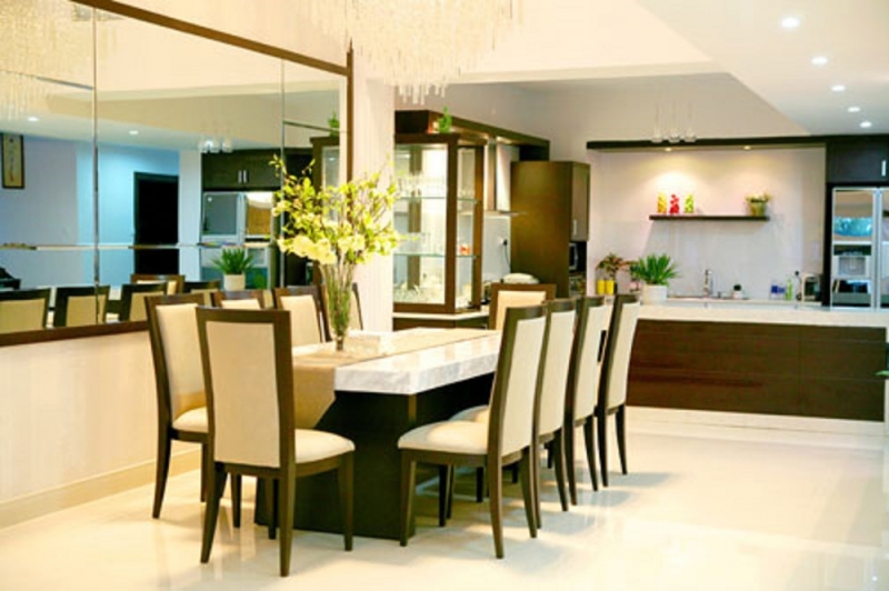 Đặt gương ở phòng ăn của căn nhà sẽ gia tăng sự dồi dào, giàu có, ấm no cho gia đình bạn 